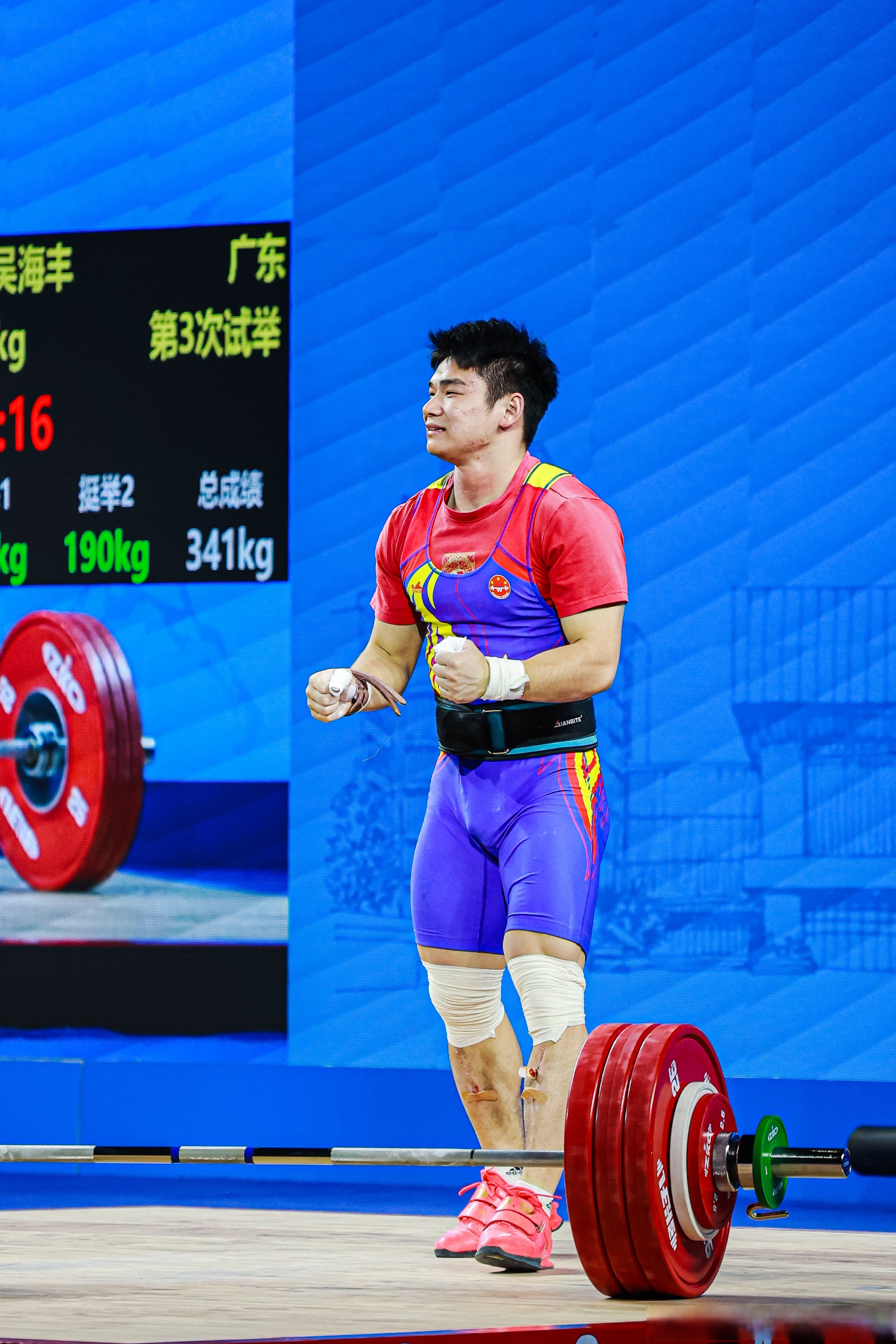 关于举重选手胜出秘诀曝光：勤训训练严格的信息