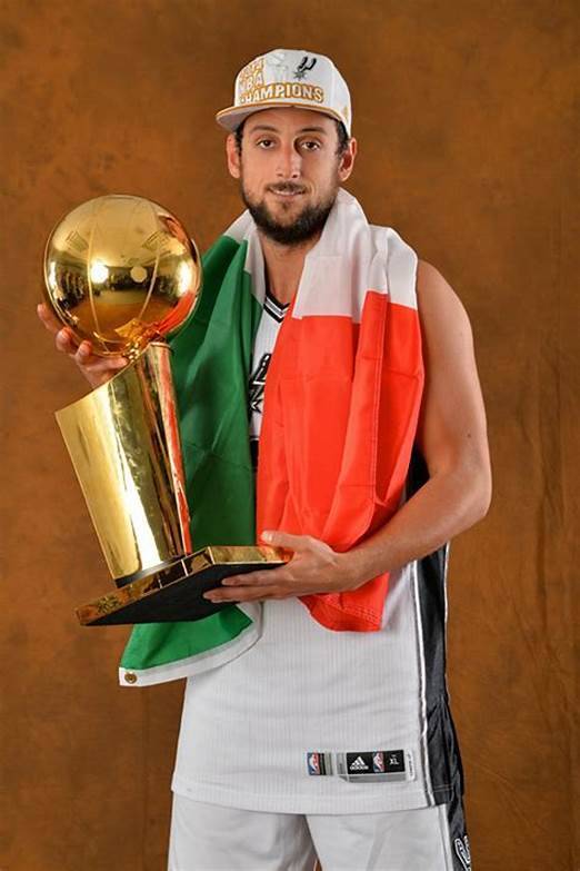 意大利射箭冠军稳操胜券,夺魁喜人 意大利射箭冠军稳操胜券,夺魁喜人