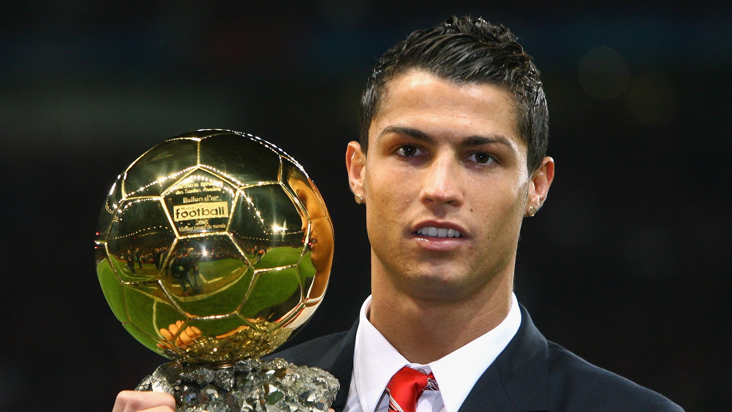 圣西罗奇迹夜，AC米兰逆转巴萨，谱写意甲焦点战的永恒乐章