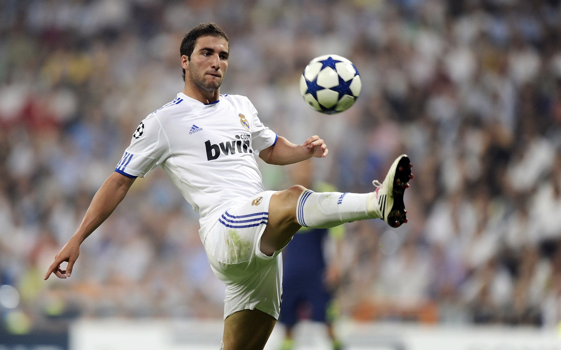 冰与火之歌，内马尔末节魔法与瑞典式强压如何重塑现代足球