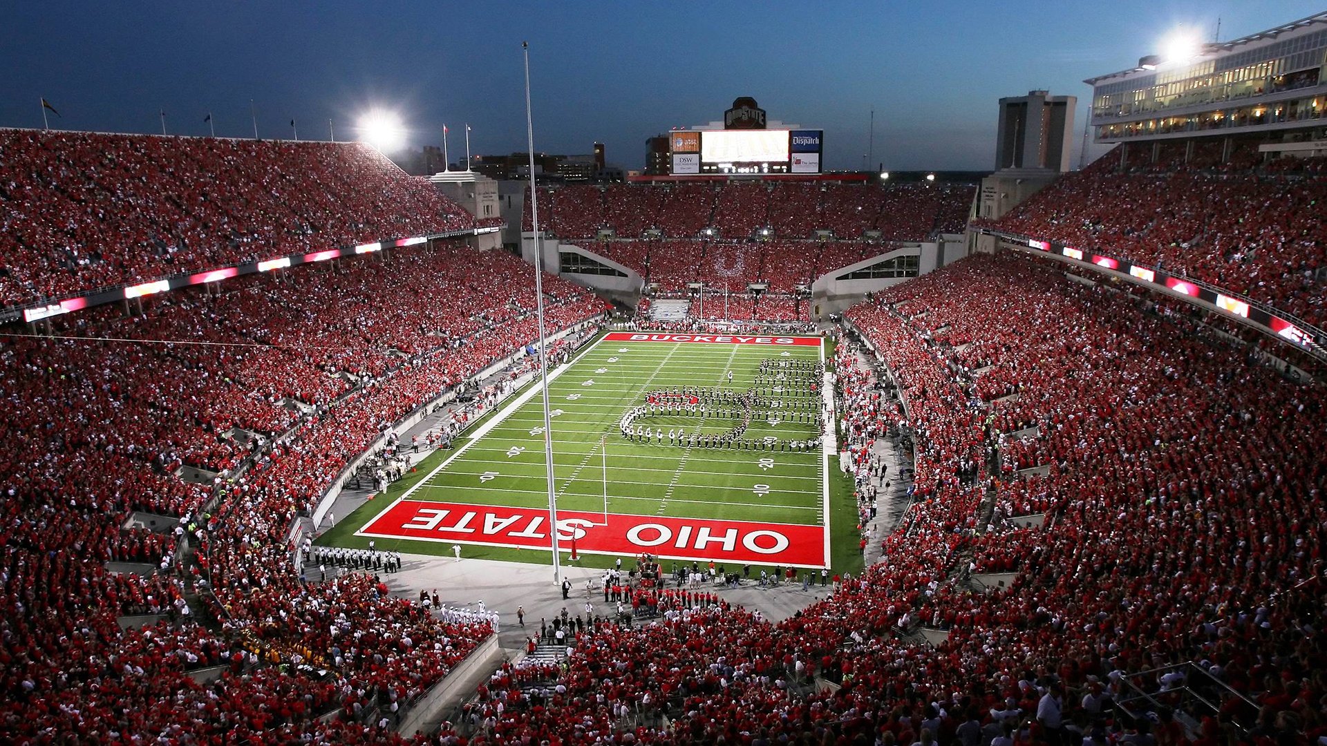 欧冠决赛之夜，布克舞台越大越强